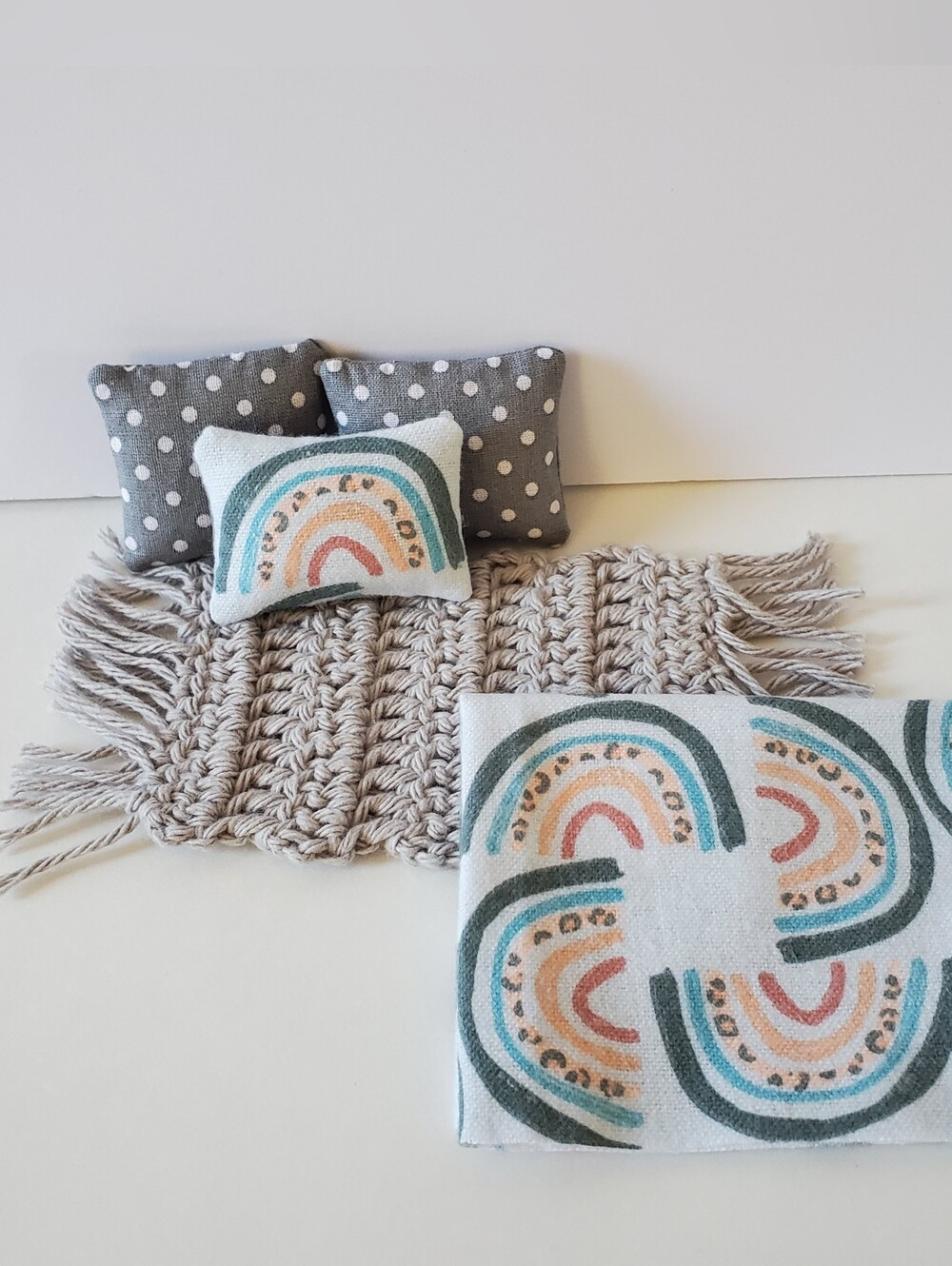 Miniature Dollhouse 1:12 Scale Rug Throw Blanket Grey Maileg